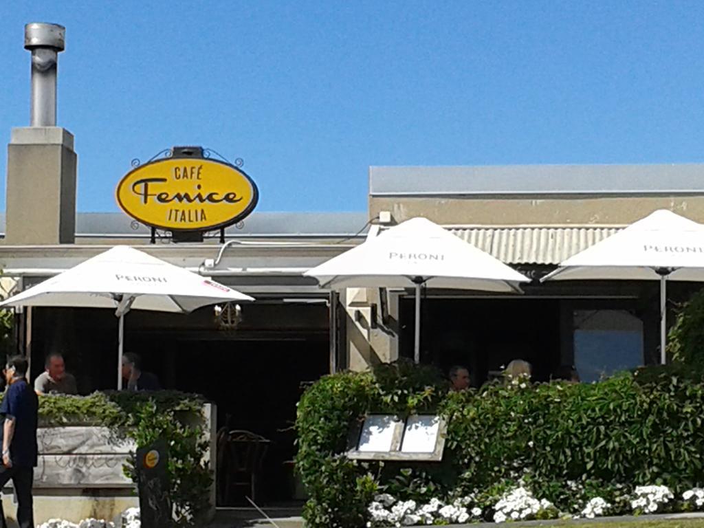 Jake'S Place Oneroa Waiheke Room photo
